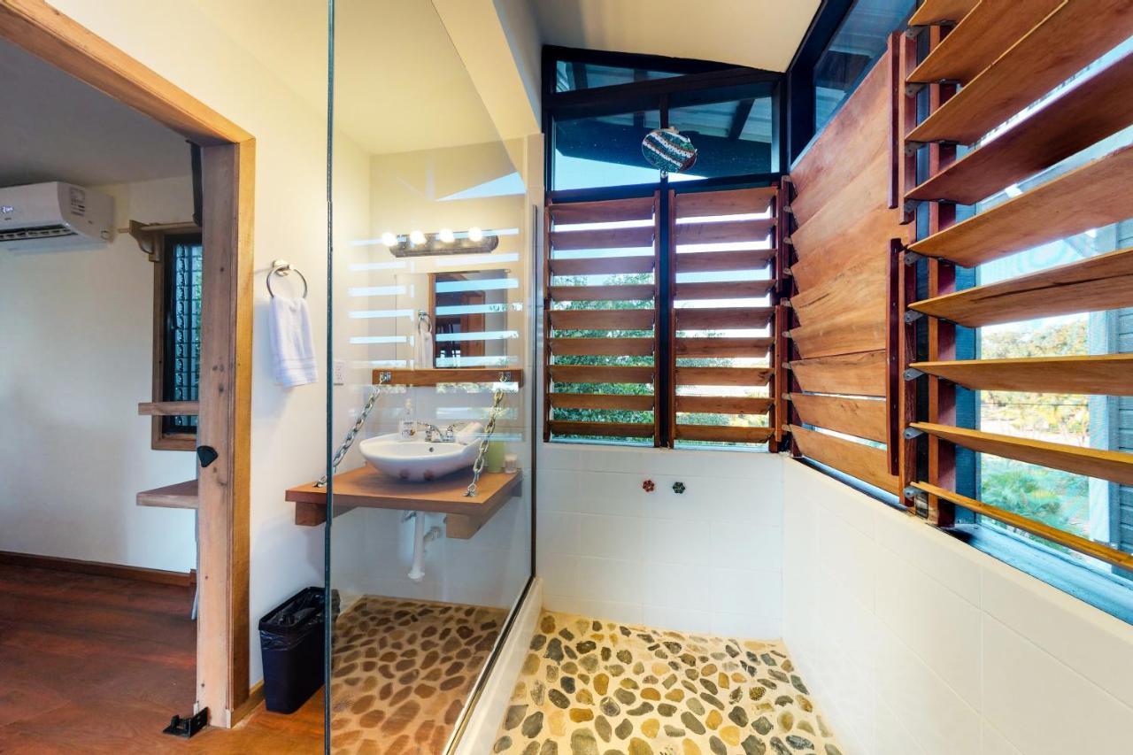 Inn The Trees Cabanas Placencia Zewnętrze zdjęcie